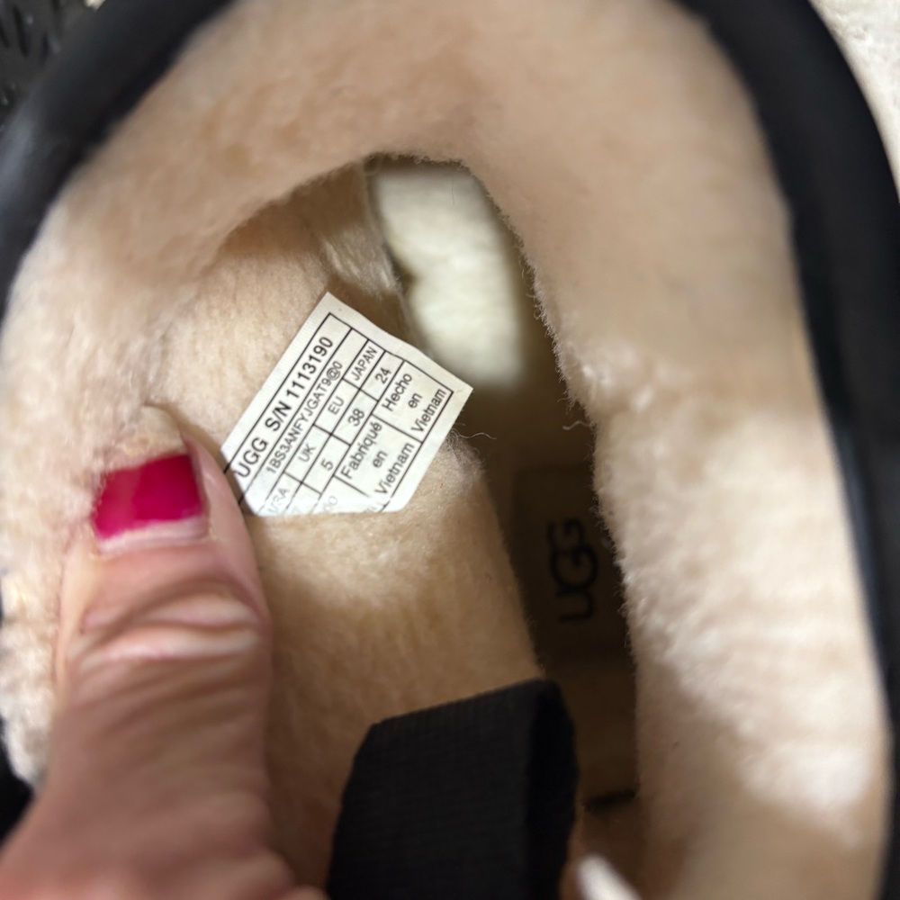 ❤️UGG Classic Clear Mini Boots-Sz 7 - Picture 7 of 8